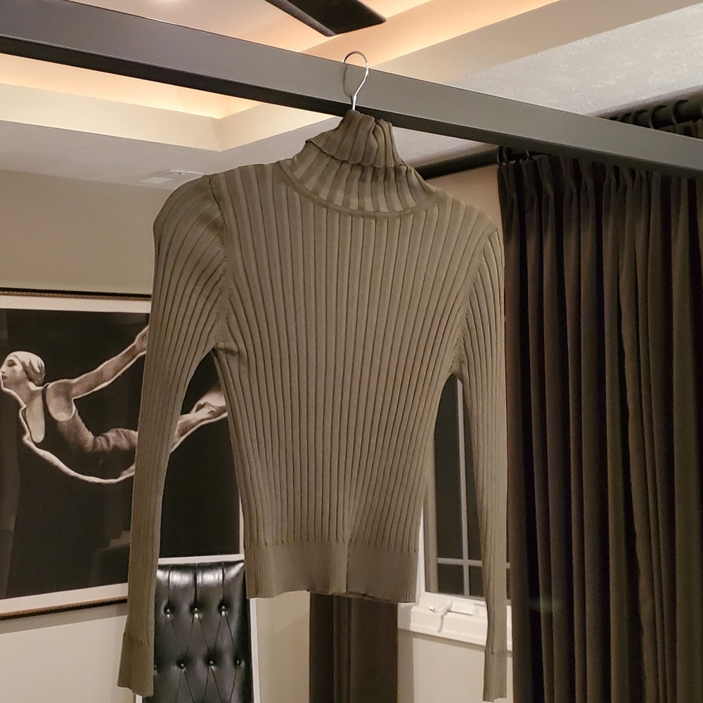 Army green ribbed turtle neck